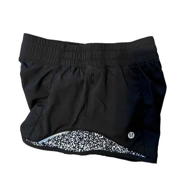 Lululemon Hotty Hot Short II *2.5" Size 4 - Picture 6 of 6